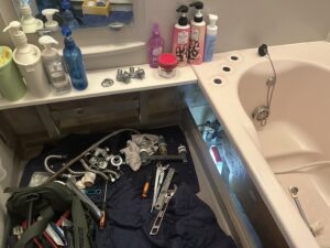 バス水栓交換工事 交換中