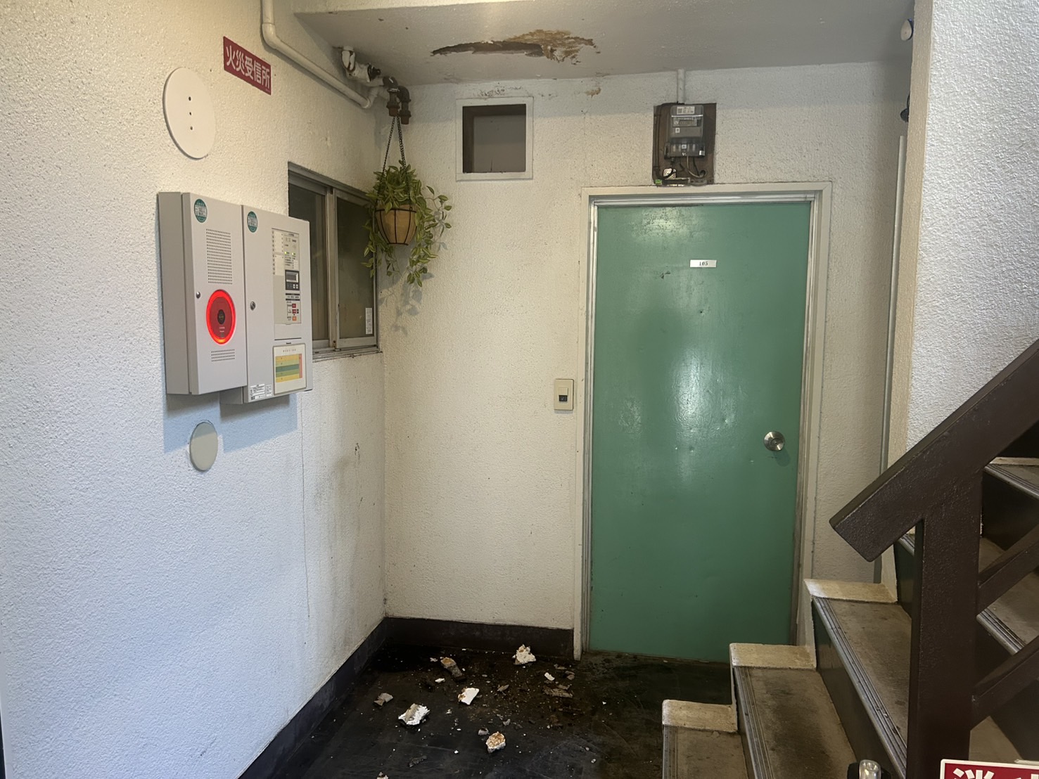 東大阪市にてマンション排水管補修工事の施工前写真