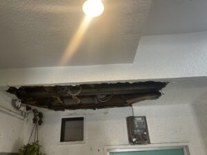 マンション排水管補修工事 施工中