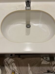 洗面台補修工事 施工中