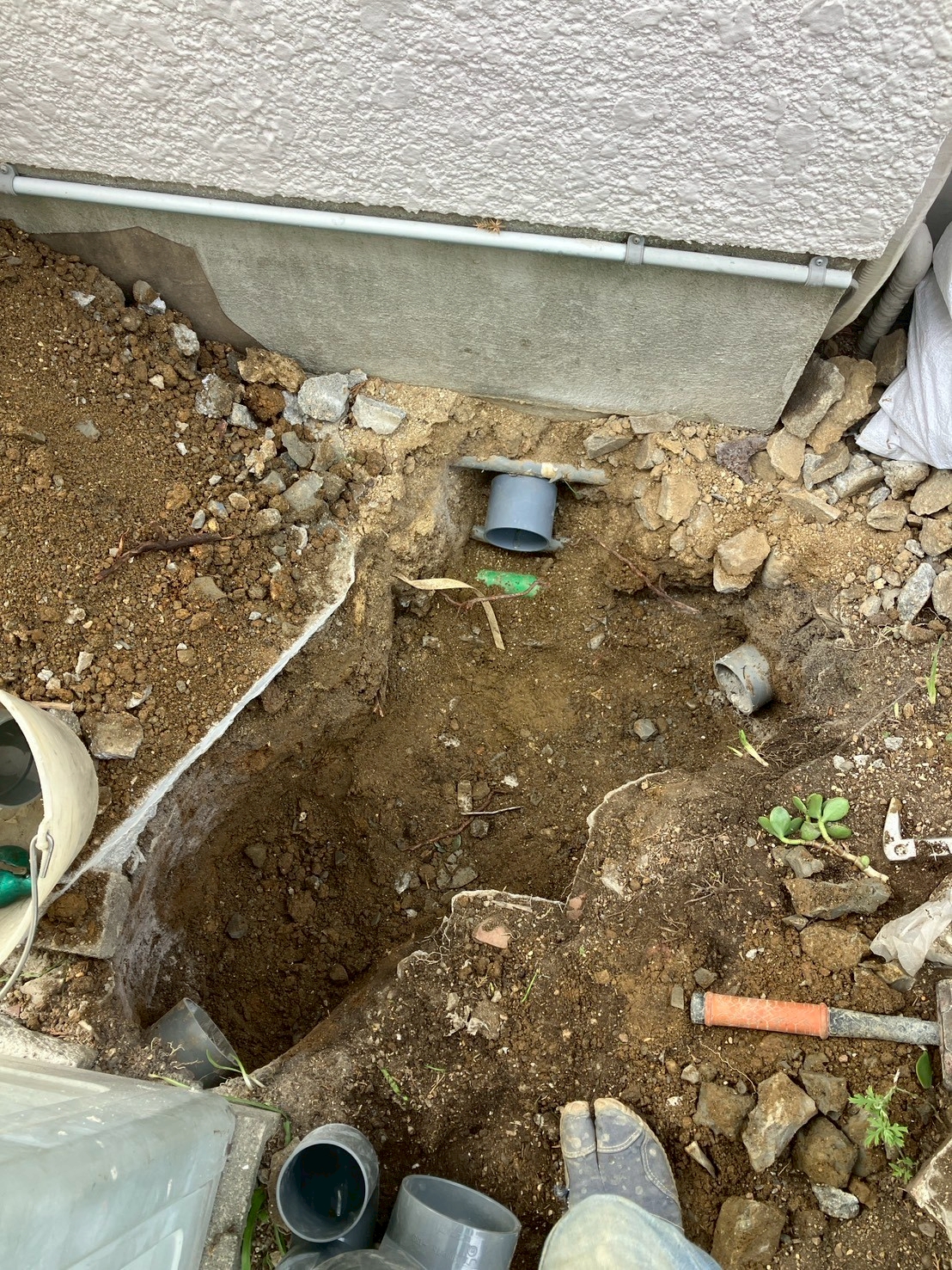 大阪市にて水道工事・排水桝を塩ビ桝へ交換工事の施工前写真